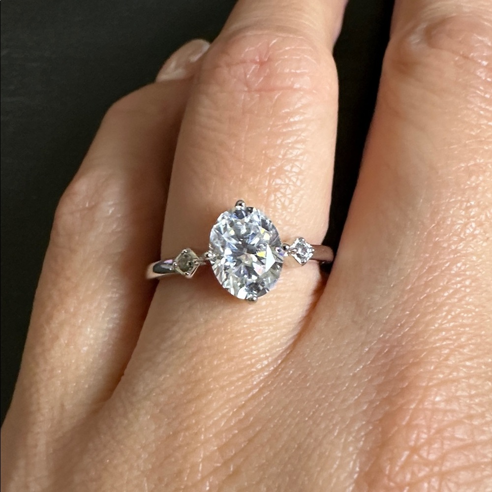 925 sterling silver 2ct oval Moissanite ring